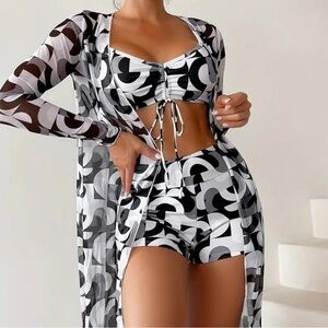 NEW/NEVER WORN 3pc Bikini w/short & coverup